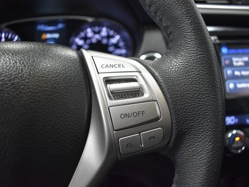 Used 2016 Nissan Rogue SL image 29