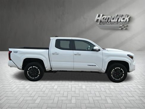 Used 2024 Toyota Tacoma TRD Sport w/ TRD Sport Upgrade Package RWD image 10
