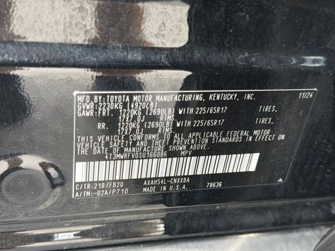 Certified 2025 Toyota RAV4 LE AWD/4WD image 32