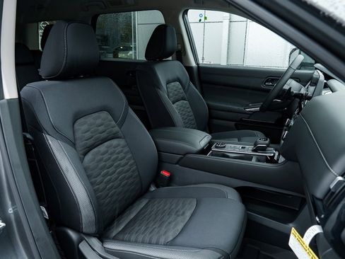 New 2025 Nissan Pathfinder SV w/ Cargo Package image 27