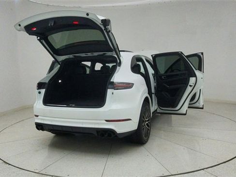 Used 2021 Porsche Cayenne Base image 73