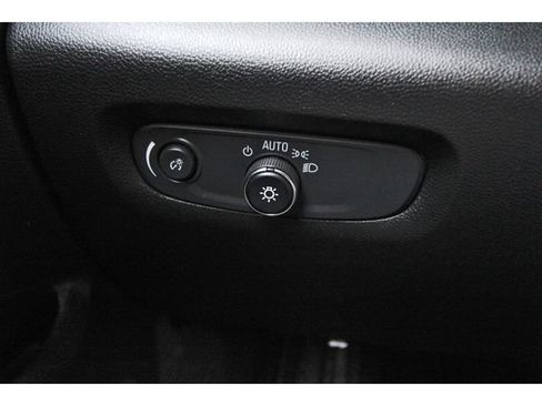 Used 2024 Chevrolet Traverse LT image 17