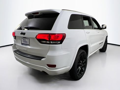 Used 2022 Jeep Grand Cherokee Laredo X image 5