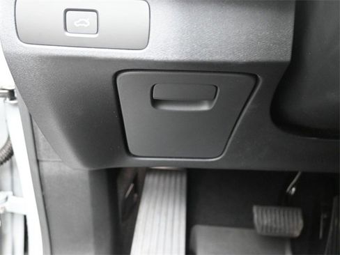 Used 2025 Volvo XC90 B6 Core w/ Protection Package image 16