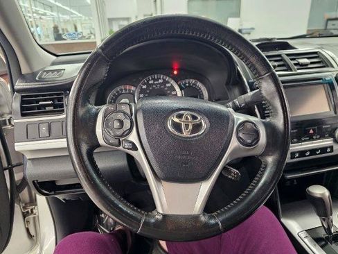 Used 2014 Toyota Camry SE FWD image 11