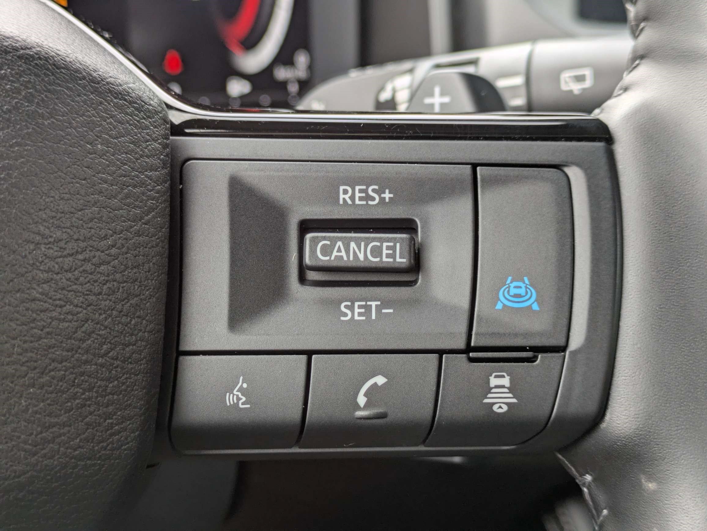 Used 2025 Nissan Rogue Platinum FWD image 26