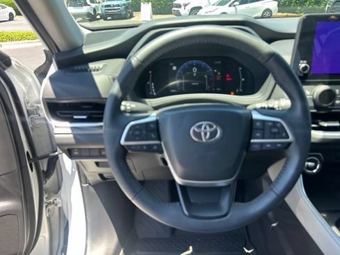 Used 2026 Toyota Grand Highlander AWD image 22