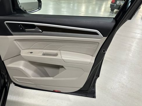 Certified 2022 Volkswagen Atlas SE w/ Panoramic Sunroof Package image 38