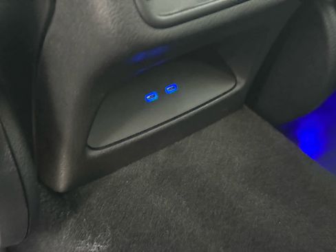 Used 2026 Mercedes-Benz GLC 300 4MATIC image 32