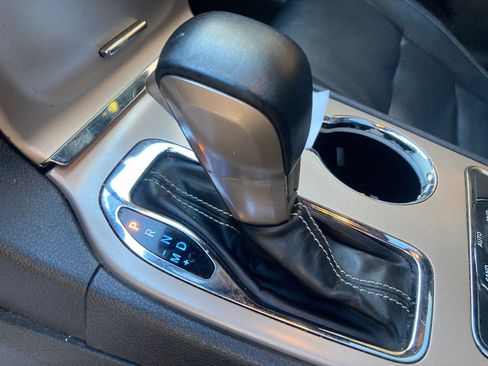 Used 2017 Jeep Grand Cherokee Limited image 28