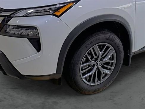 Certified 2025 Nissan Rogue S AWD/4WD image 7