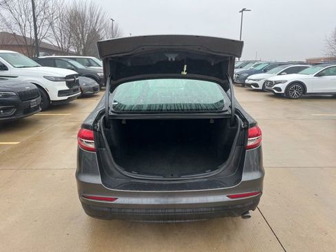 Used 2019 Ford Fusion SE image 9