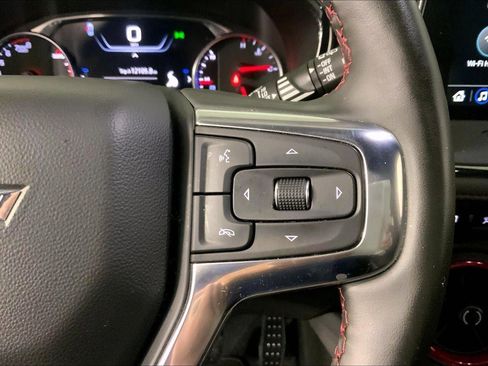 Used 2025 Chevrolet Blazer RS FWD image 19