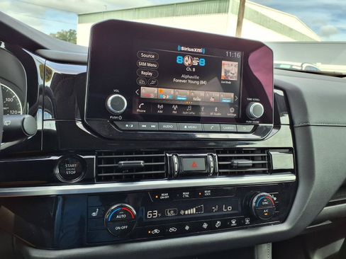 Used 2025 Nissan Pathfinder SV FWD image 25