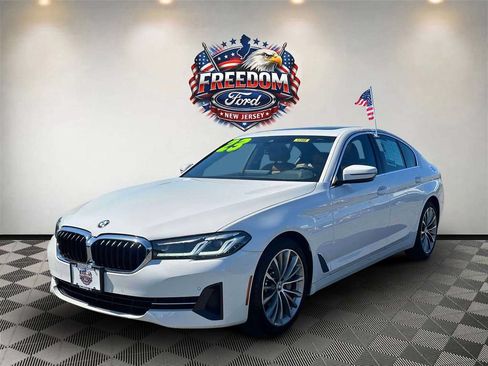 Used 2023 BMW 530i xDrive w/ Convenience Package AWD/4WD image 2