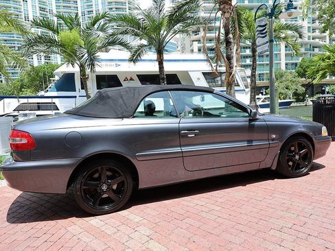 Used 2004 Volvo C70 HT FWD image 19