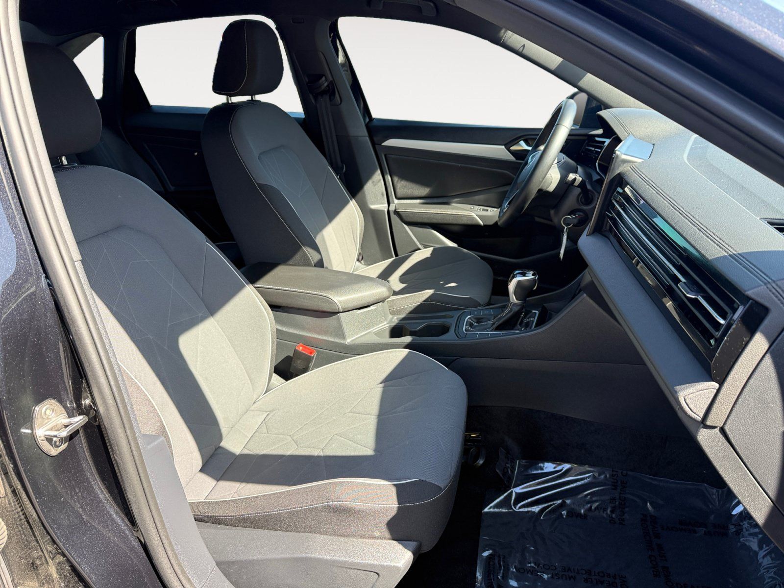 Used 2025 Volkswagen Jetta Sport FWD image 19