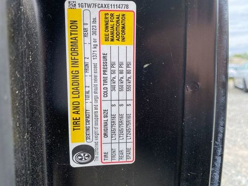 Used 2014 GMC Savana 2500 image 32