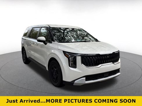 Used 2026 Kia Carnival FWD image 1