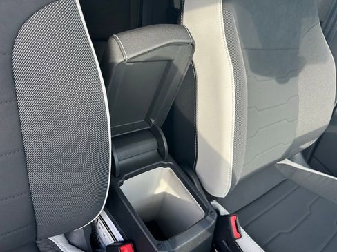 New 2026 Volkswagen Taos SE image 34