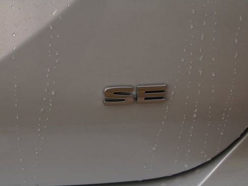 New 2025 Mitsubishi Outlander SE image 7