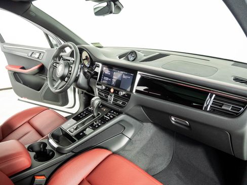 New 2026 Porsche Macan Turbo AWD/4WD image 25