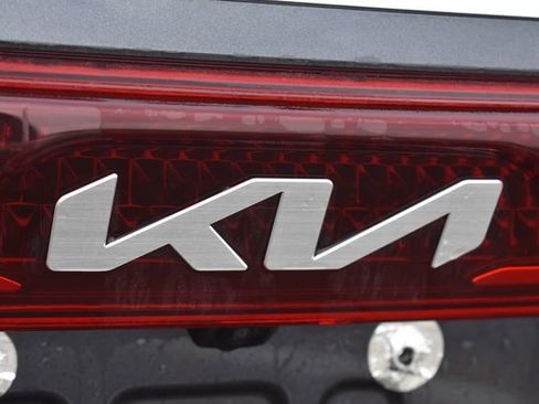 Certified 2023 Kia Carnival EX image 12