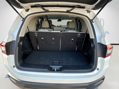 Used 2023 Honda Pilot LX image 26