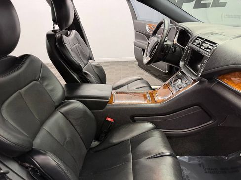 Used 2017 Lincoln Continental Select AWD/4WD image 50