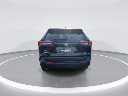 Used 2021 Toyota RAV4 XLE image 7