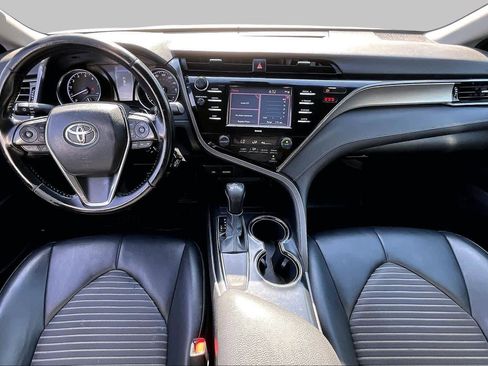 Used 2020 Toyota Camry SE FWD image 14