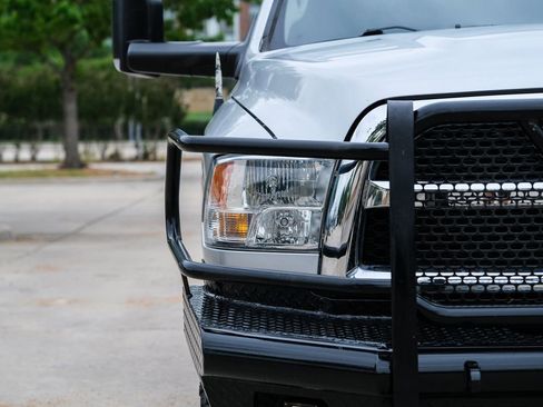 Used 2018 RAM 2500 Tradesman w/ Chrome Appearance Group AWD/4WD image 5