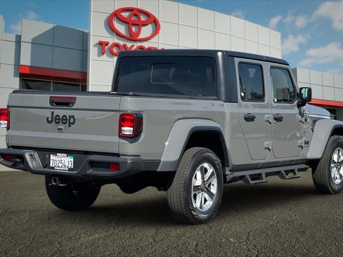 Used 2021 Jeep Gladiator Sport AWD/4WD image 3