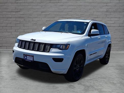 Used 2019 Jeep Grand Cherokee Altitude AWD/4WD image 5