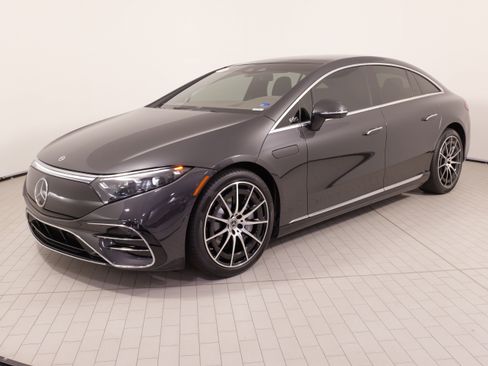 Used 2023 Mercedes-Benz EQS 580 4MATIC Sedan image 3