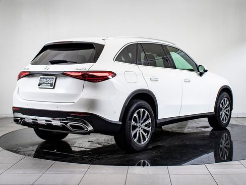 Certified 2025 Mercedes-Benz GLC 300 4MATIC image 7