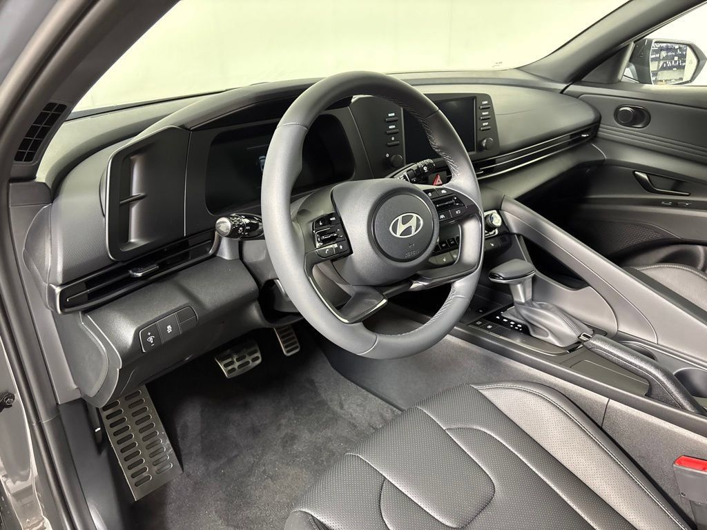 New 2026 Hyundai Elantra SEL Sport FWD image 16