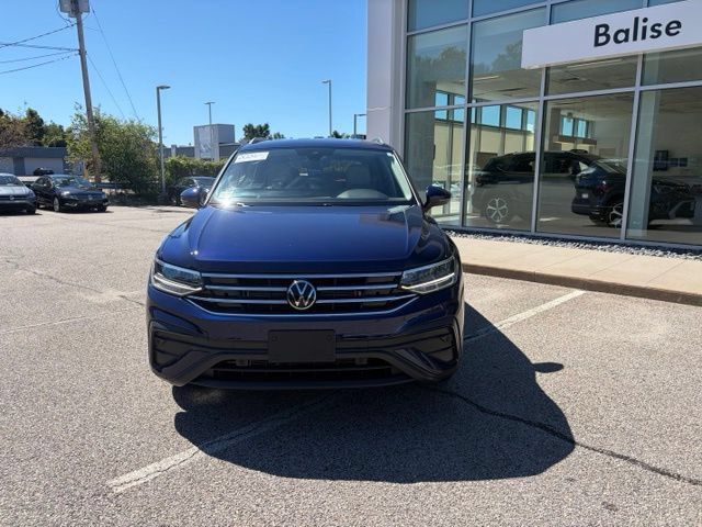 Used 2024 Volkswagen Tiguan SE AWD/4WD image 9