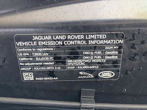 Certified 2024 Jaguar XF R-Dynamic SE image 22