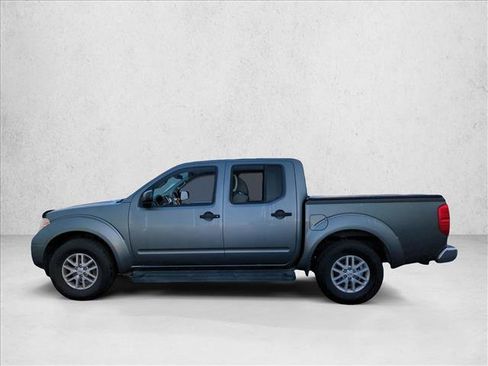 Used 2016 Nissan Frontier SV image 8