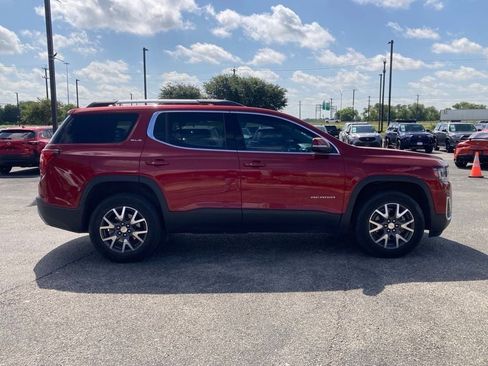 Used 2022 GMC Acadia SLE w/ Driver Convenience Package FWD image 4