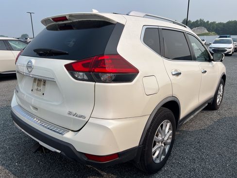 Used 2018 Nissan Rogue SV w/ Sun & Sound Touring Package AWD/4WD image 6