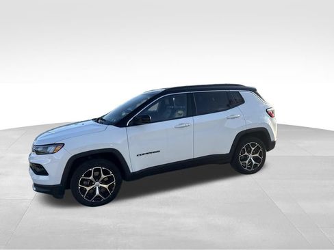Used 2024 Jeep Compass Limited AWD/4WD image 2
