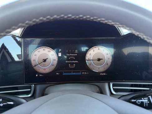 Used 2025 Hyundai Elantra SEL FWD image 17