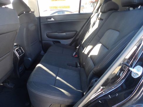 Used 2017 Kia Sportage LX image 9