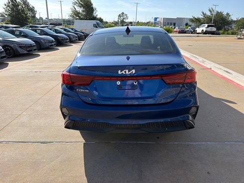 Used 2024 Kia Forte LXS FWD image 4