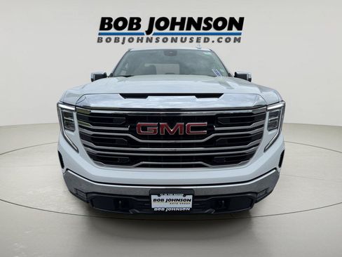 Used 2024 GMC Sierra 1500 SLT AWD/4WD image 8