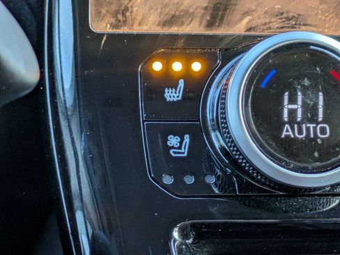 Certified 2025 Toyota Highlander Limited image 26