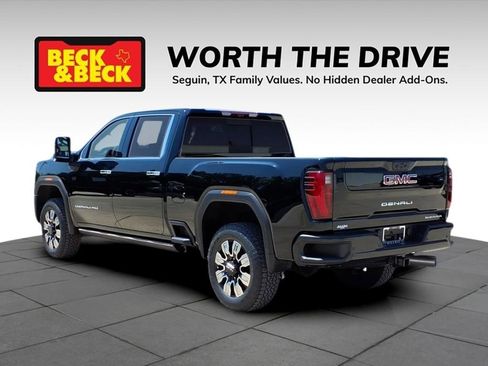 New 2026 GMC Sierra 2500 Denali w/ Denali Reserve Package image 7