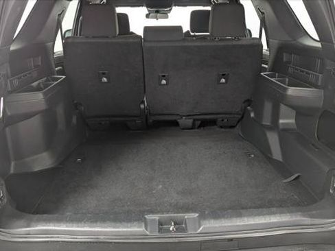Used 2025 Toyota 4Runner SR5 AWD/4WD image 18